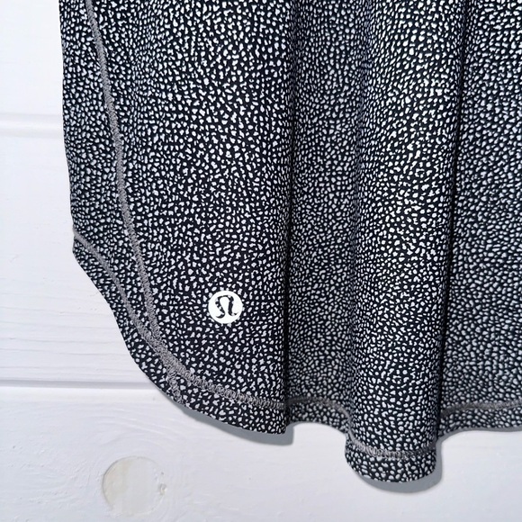 Lululemon Sculpt Tank II Chakra Print Alpine White Black Mesh Breathable Sz 2 - Picture 7 of 9